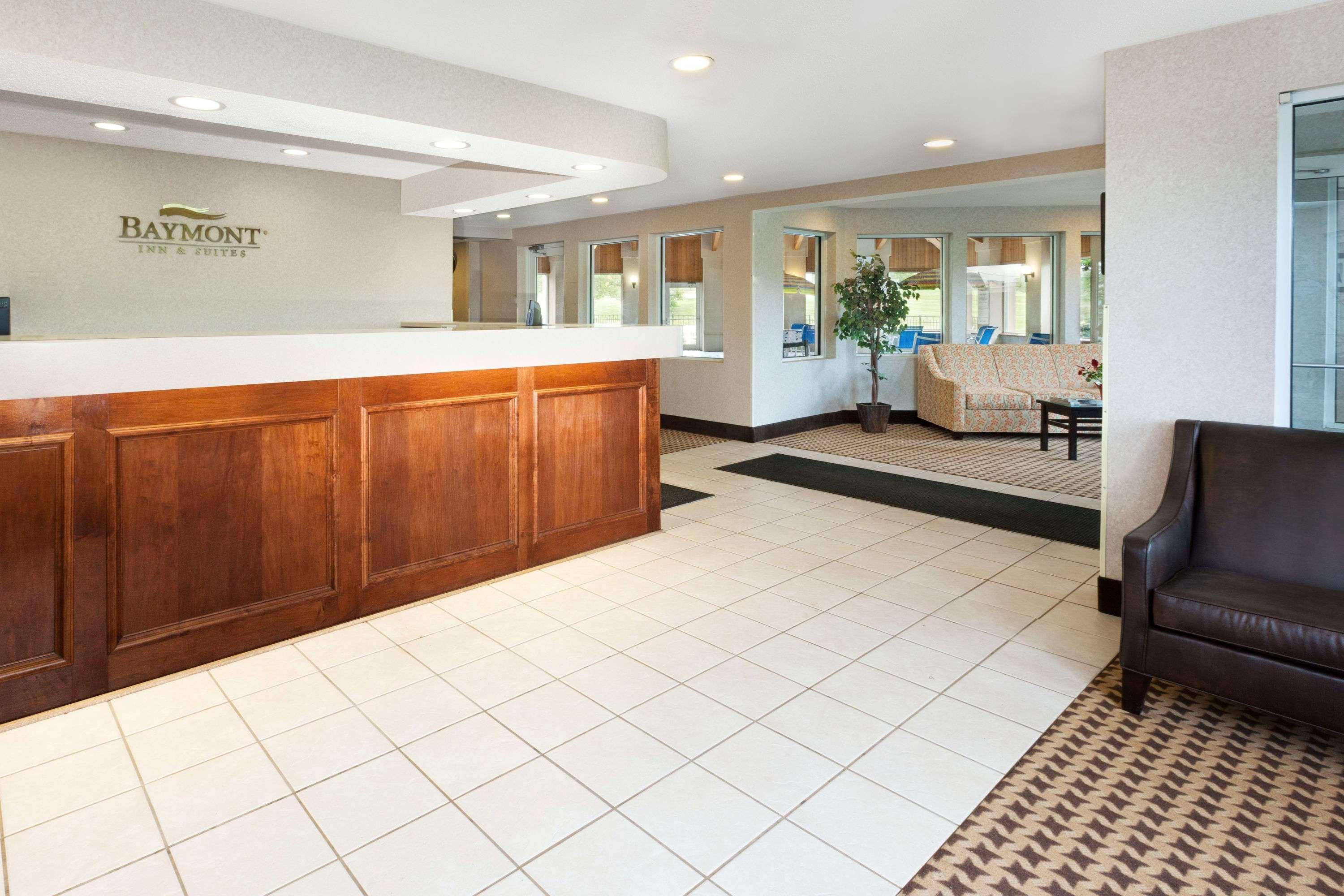 Baymont By Wyndham Howell/Brighton Exterior foto